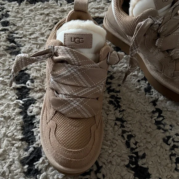 UGG Beige Sneakers with Checkered Laces - Picture 2 of 6